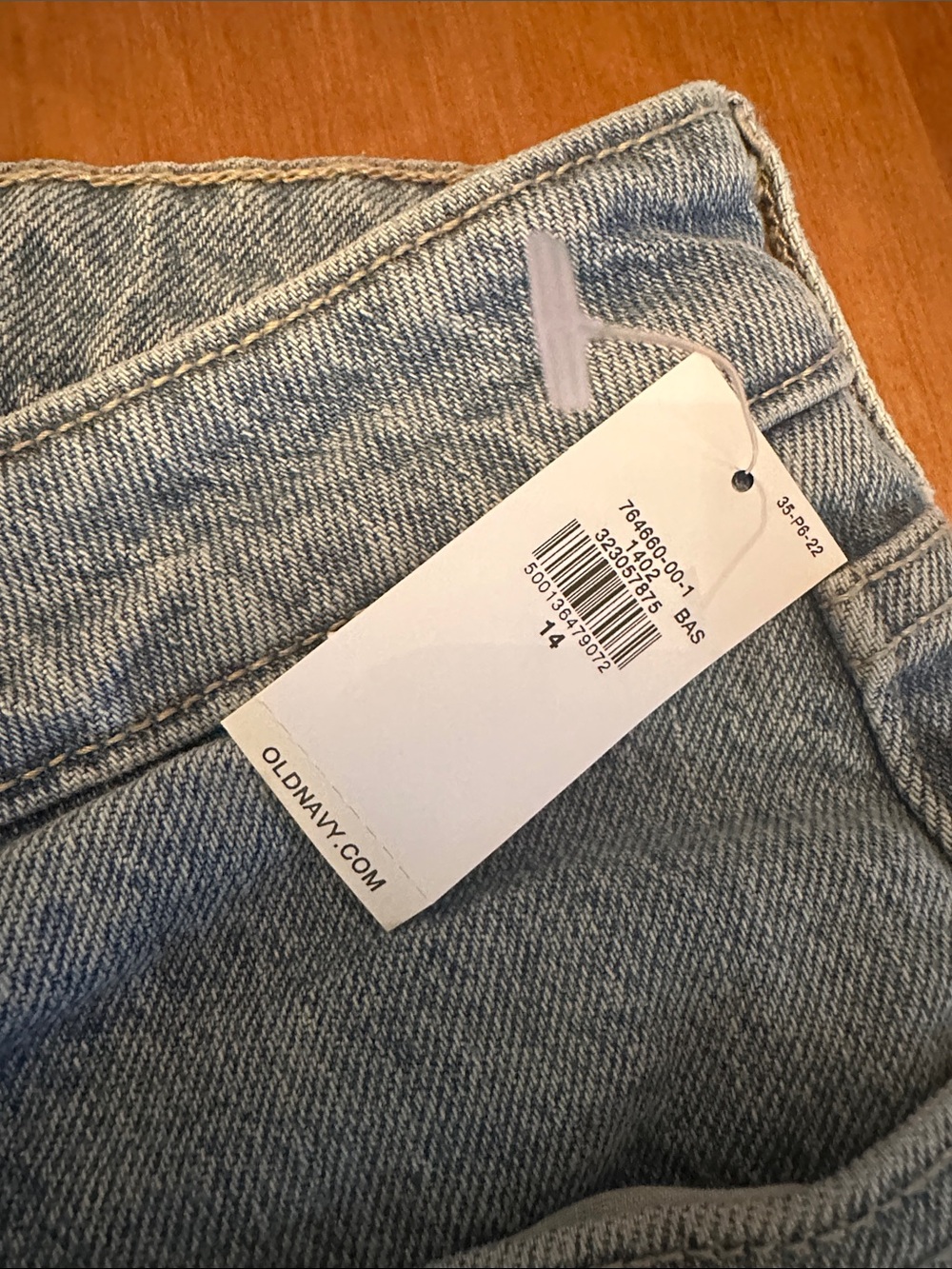 Old Navy Light Wash Wide-Leg Women's Jeans - Picture 4 of 7